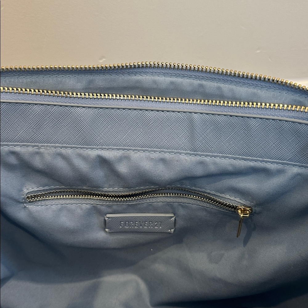 Periwinkle Purse - Picture 6 of 12